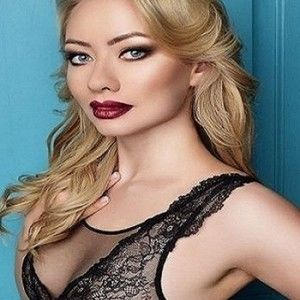 Meet your Posher, Eva